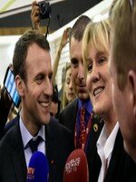 L'iconoclaste Emmanuel Macron avance ses pions